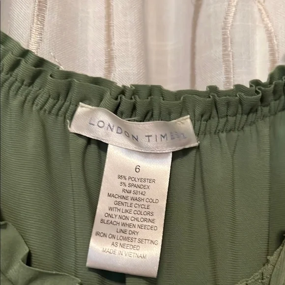 London Times Green Smocked Puff Sleeve Sundress - Picture 2 of 8